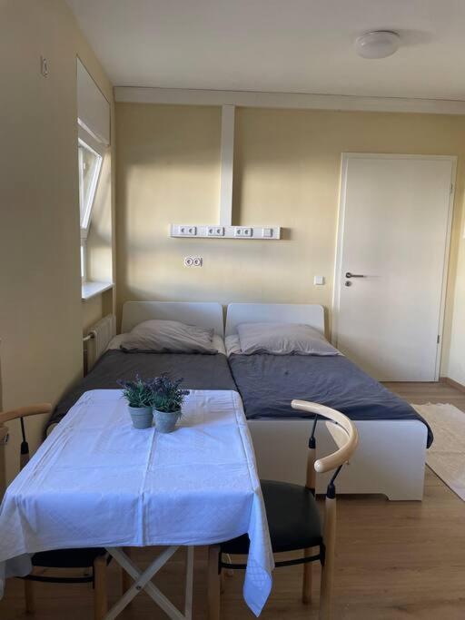 Einzimmerwohnung + Dusche Und Wc เบอร์ลิน ภายนอก รูปภาพ